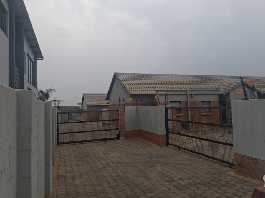 To Let 3 Bedroom Property for Rent in Somerton Estate Free State